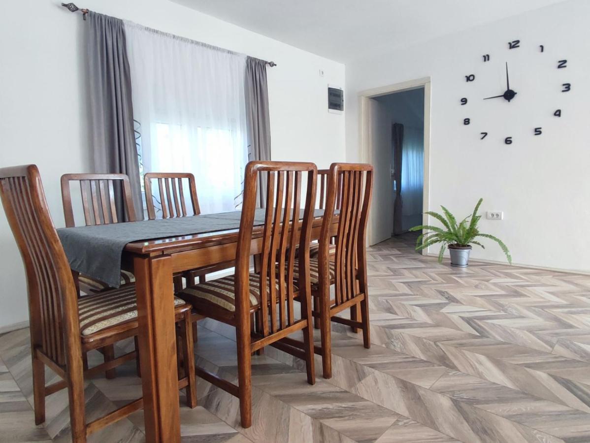 Apartman Flora 维尔蒂尼克 外观 照片