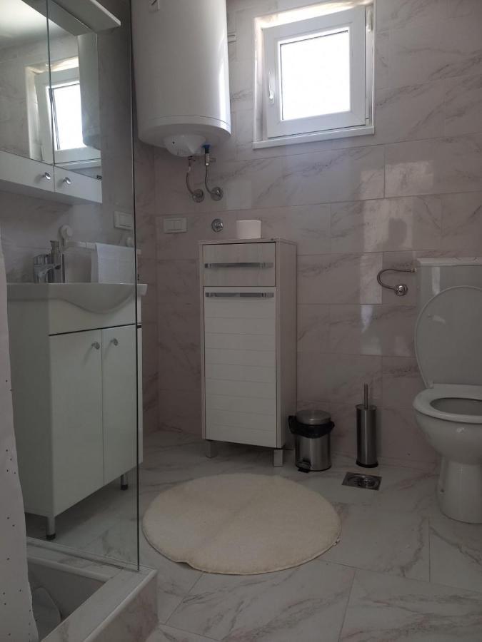 Apartman Flora 维尔蒂尼克 外观 照片
